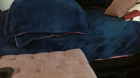 Snapshot of jeff_and_jade chatting on 01/31/25, 11:13 jeff and jade online show from 01/31/25, 11:13