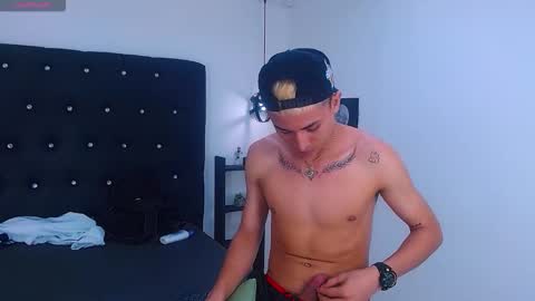 Snapshot of jeic_18 chatting on 10/13/25, 12:10 jeic 18 online show from 10/13/25, 12:10