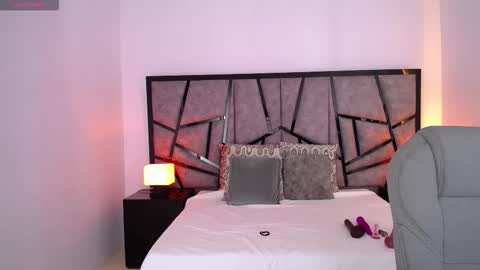 jeinnovemontenegr0 online show from 11/25/25, 11:54