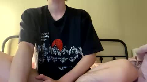 Snapshot of jeji22 chatting on 12/01/24, 10:21 jeji22 online show from 12/01/24, 10:21