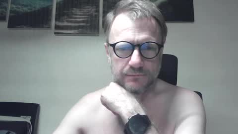 Snapshot of jekin1 chatting on 07/25/26, 12:53 jekin1 online show from 07/25/26, 12:53