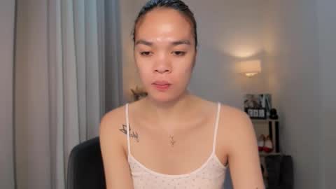 jelaimendoza13 online show from 12/16/25, 11:37