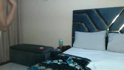 Jemmi online show from 03/10/25, 08:56