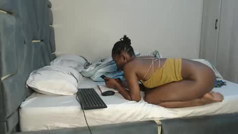 Jemmi online show from 11/17/25, 03:34