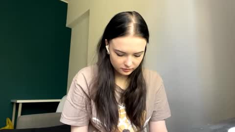 Luna online show from 04/27/26, 10:13