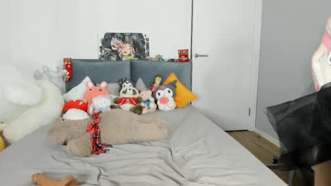 Snapshot of jenie_fire chatting on 02/21/25, 01:22 Dolly online show from 02/21/25, 01:22