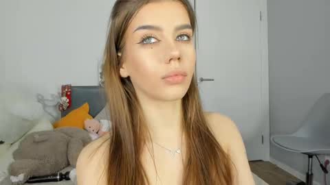 Snapshot of jenie_fire chatting on 03/05/25, 07:27 Dolly online show from 03/05/25, 07:27