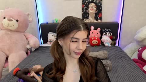 Snapshot of jenie_fire chatting on 10/24/25, 01:51 Dolly online show from 10/24/25, 01:51