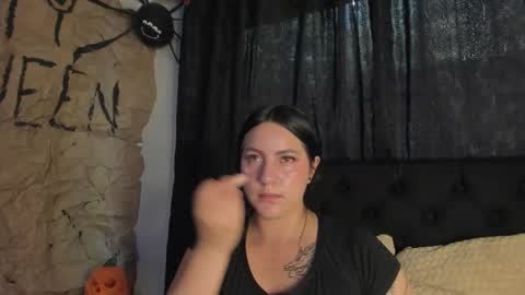 jeniferpowell_nm online show from 11/02/25, 07:05