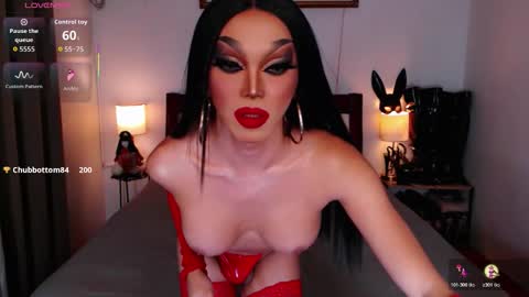 Queen Jenifer online show from 10/25/25, 08:25