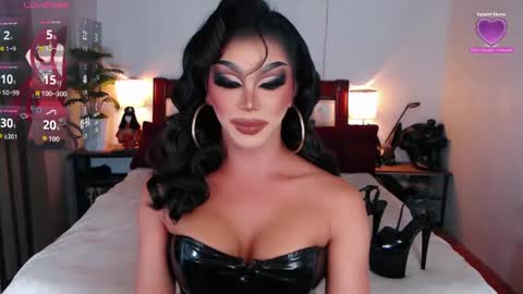 Snapshot of jenifers_body chatting on 05/24/26, 07:13 Queen Jenifer online show from 05/24/26, 07:13