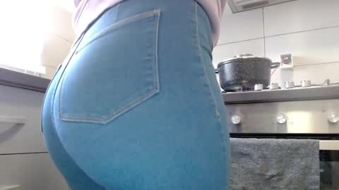 Snapshot of jeniffer1313 chatting on 02/20/25, 08:50 jen online show from 02/20/25, 08:50