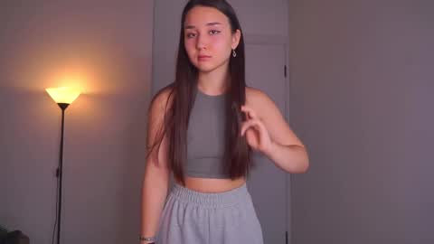 Molly online show from 11/01/25, 04:03