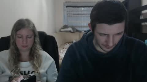 JenisAndPeter online show from 03/09/25, 04:00