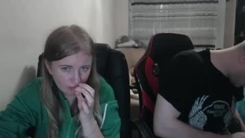 JenisAndPeter online show from 10/21/25, 06:41