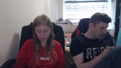 JenisAndPeter online show from 10/26/25, 07:36