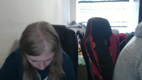 JenisAndPeter online show from 10/31/25, 07:42