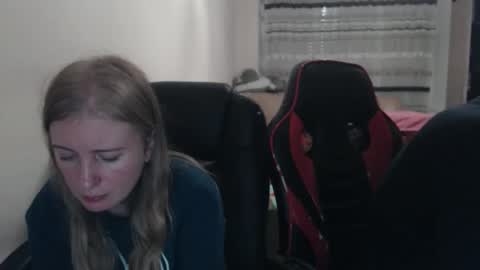 JenisAndPeter online show from 10/31/25, 07:48