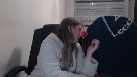 JenisAndPeter online show from 11/08/25, 07:56