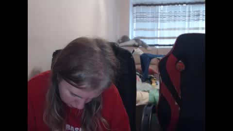 JenisAndPeter online show from 11/19/25, 06:35