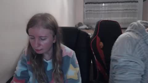 JenisAndPeter online show from 11/21/25, 08:18