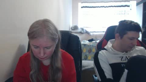 JenisAndPeter online show from 04/11/26, 07:02