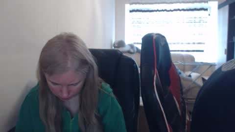 JenisAndPeter online show from 04/18/26, 06:50