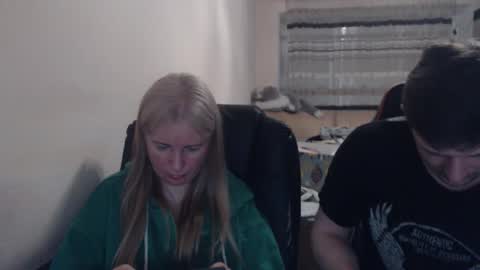 JenisAndPeter online show from 04/19/26, 06:10