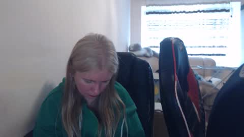 JenisAndPeter online show from 04/20/26, 06:27