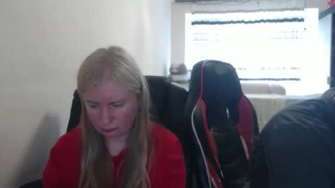 JenisAndPeter online show from 05/08/26, 06:24