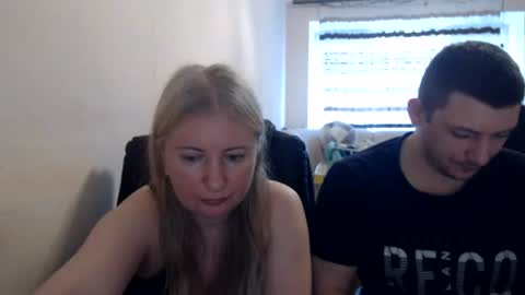 Snapshot of jenisandpeter chatting on 06/19/26, 05:12 JenisAndPeter online show from 06/19/26, 05:12