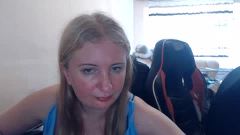 Snapshot of jenisandpeter chatting on 06/27/26, 12:22 JenisAndPeter online show from 06/27/26, 12:22