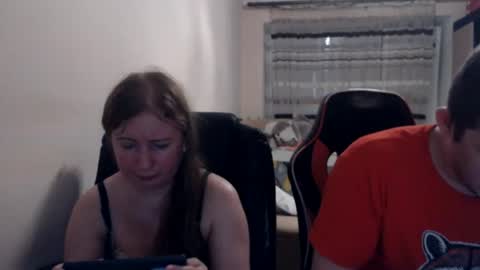Snapshot of jenisandpeter chatting on 07/19/26, 06:44 JenisAndPeter online show from 07/19/26, 06:44