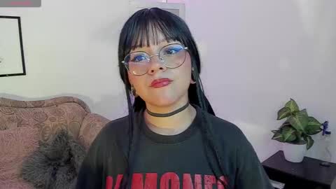 Snapshot of jenn_cg chatting on 02/28/25, 12:32 jenn online show from 02/28/25, 12:32