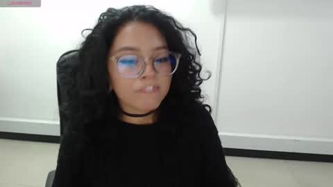 Snapshot of jenn_cg chatting on 10/24/25, 09:22 jenn online show from 10/24/25, 09:22