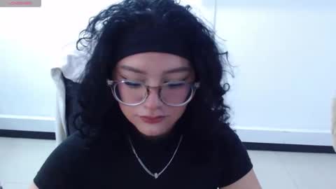 Snapshot of jenn_cg chatting on 10/27/25, 05:39 jenn online show from 10/27/25, 05:39