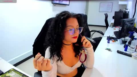 Snapshot of jenn_cg chatting on 11/22/25, 10:31 jenn online show from 11/22/25, 10:31