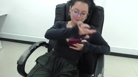 Snapshot of jenn_cg chatting on 02/27/26, 10:32 jenn online show from 02/27/26, 10:32