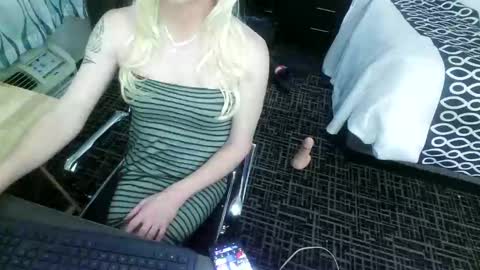 Jenna Cross online show from 12/21/24, 12:20