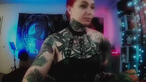Snapshot of jennalovvee chatting on 05/17/26, 01:36 Mrs. Jenna online show from 05/17/26, 01:36