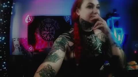 Snapshot of jennalovvee chatting on 06/24/26, 01:04 Mrs. Jenna online show from 06/24/26, 01:04