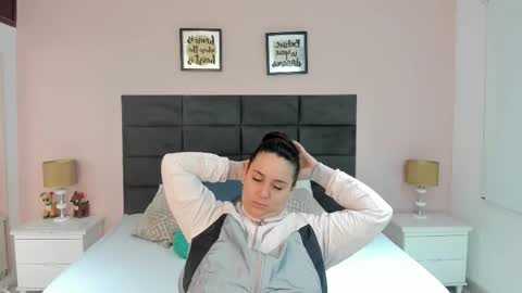 jenner_madison online show from 12/19/25, 11:06