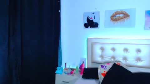 Snapshot of jenng18 chatting on 12/20/24, 01:14 jenn online show from 12/20/24, 01:14