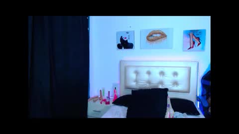 Snapshot of jenng18 chatting on 01/16/25, 02:19 jenn online show from 01/16/25, 02:19