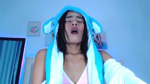 Snapshot of jenng18 chatting on 02/21/25, 10:07 jenn online show from 02/21/25, 10:07