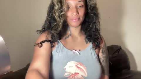 Snapshot of jenni_cash chatting on 04/25/26, 07:33 Mistress Jenni online show from 04/25/26, 07:33