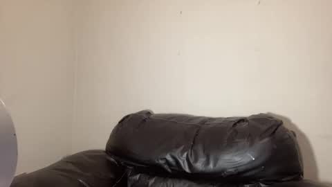 Snapshot of jenni_cash chatting on 04/28/26, 07:46 Mistress Jenni online show from 04/28/26, 07:46