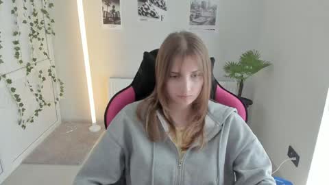 Karla online show from 04/25/26, 02:03