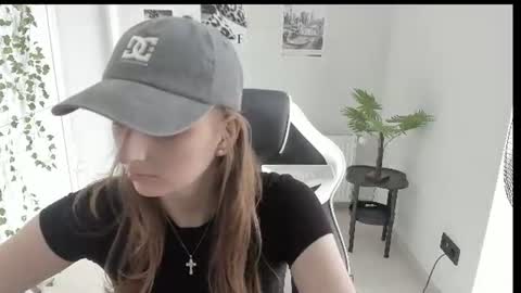 Snapshot of jenniestar chatting on 06/20/26, 12:19 Karla online show from 06/20/26, 12:19