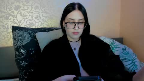 Helen online show from 09/10/25, 10:43